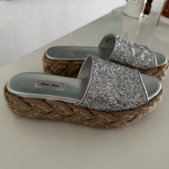 Miu Miu shoes barely used. Silver and size 38.5 - Picture 2 of 5
